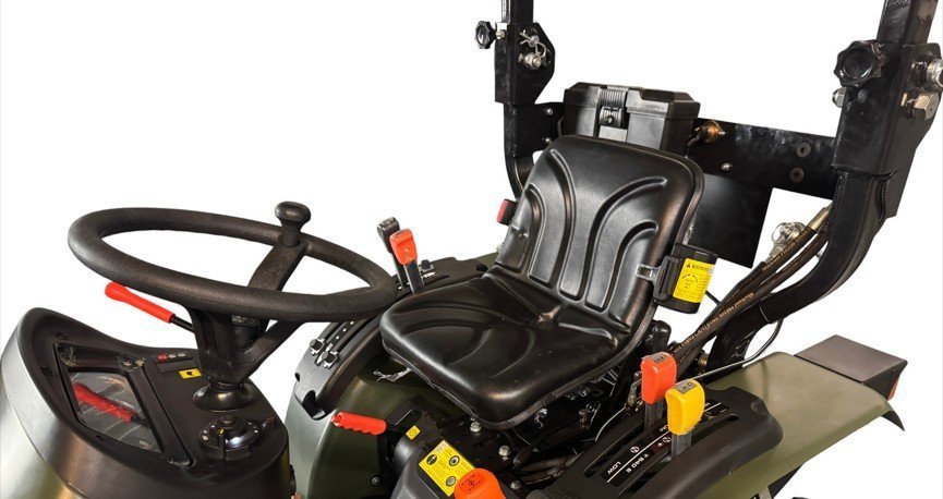 Startrac 22 Kleintraktor Nato-Grün – 22 PS Allradtraktor mit Ackerstollenbereifung – Bild 19